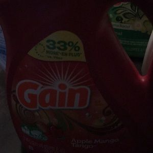 Gain laundry detergent